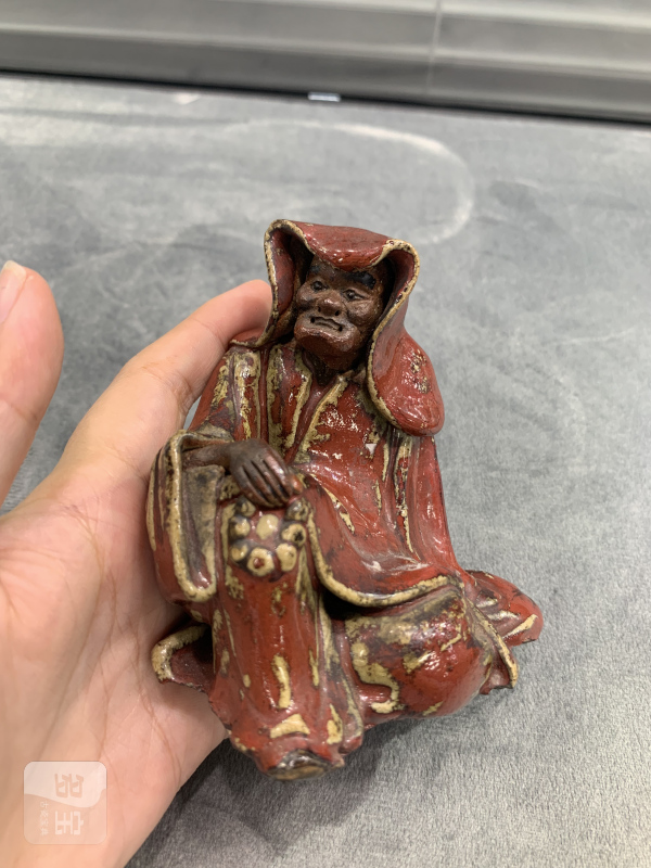 清晚期红釉罗汉塑像 - 图2